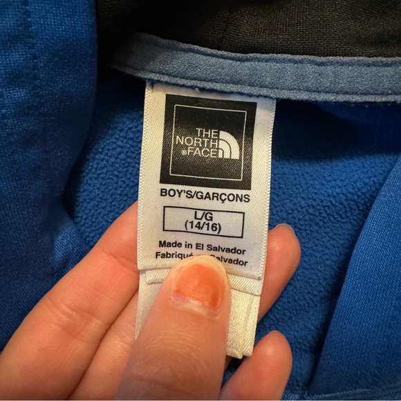 The North Face Boys Sweatshirt - Picture 3 of 3